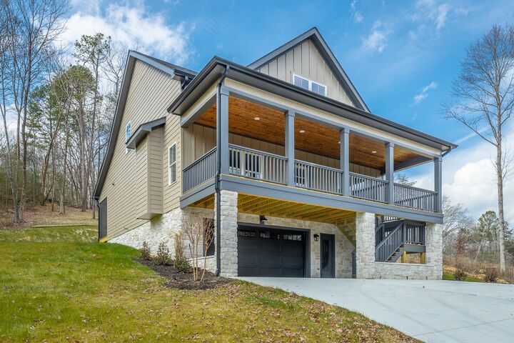Property Photo:  808 Hyatte Rd  TN 37379 