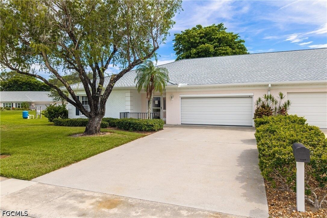 Property Photo: 1238 N Brandywine Circle FL 33919
