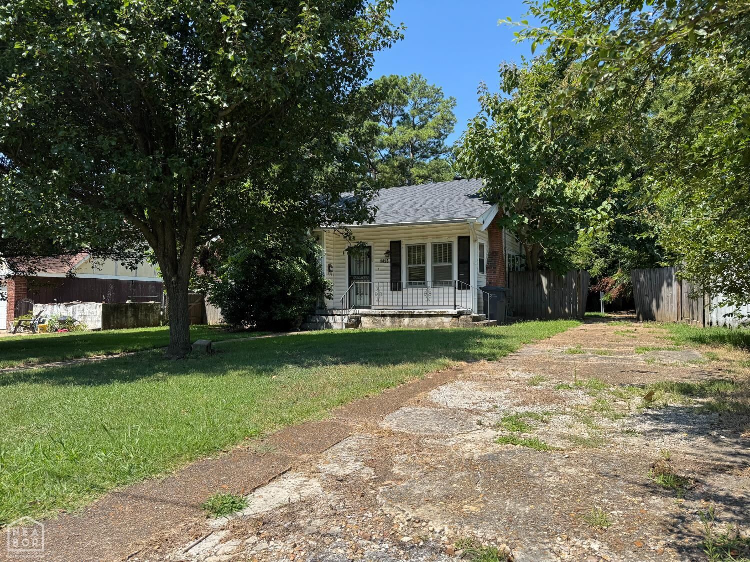 Property Photo: 1423 S Haven Street AR 72401