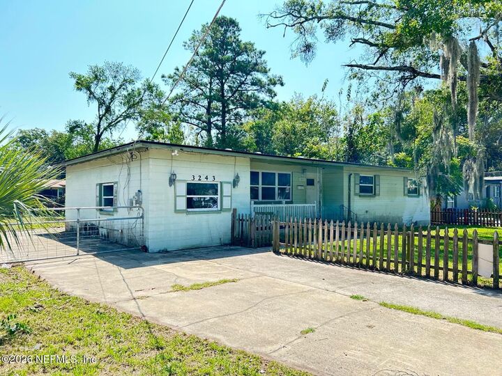 Property Photo: 3243 De Carlo Lane FL 32277