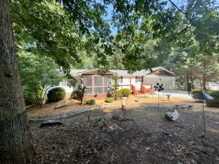 Property Photo:  206 Bass Ridge Drive  GA 30512 