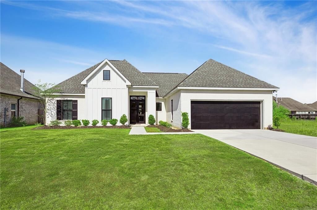 Property Photo:  2037 White Dove Drive  LA 70447 