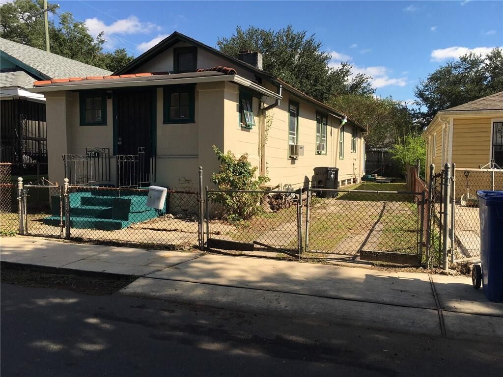 Property Photo:  3821 Panama Court  LA 70125 