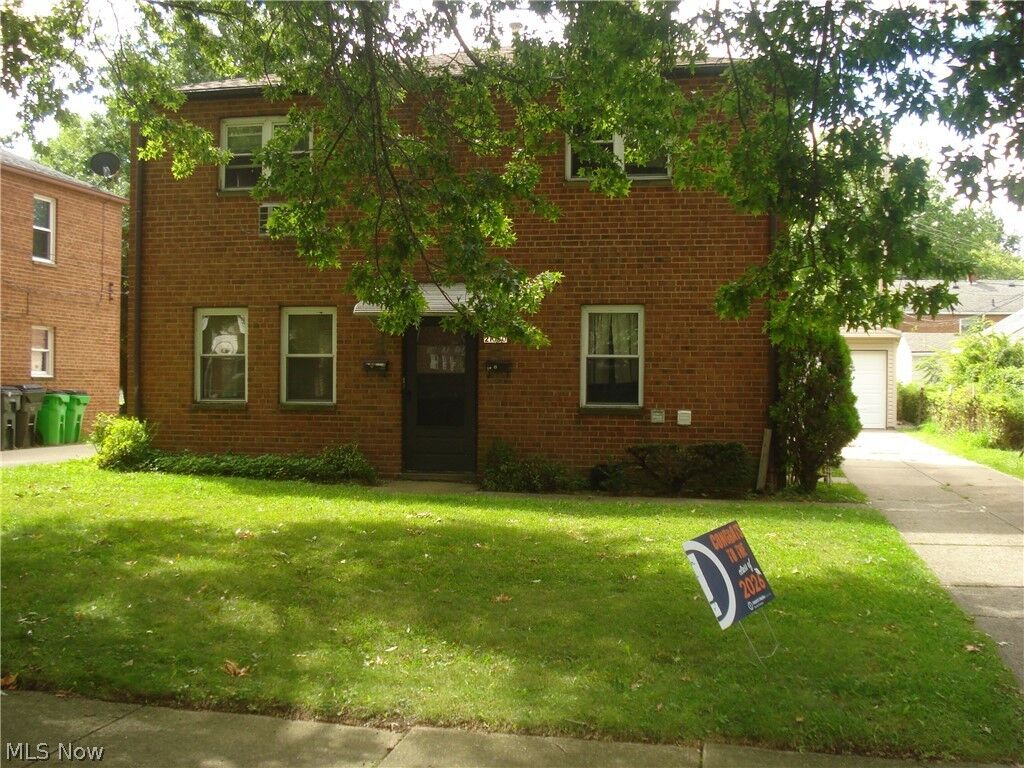 Property Photo: 21050 Crystal Avenue OH 44123