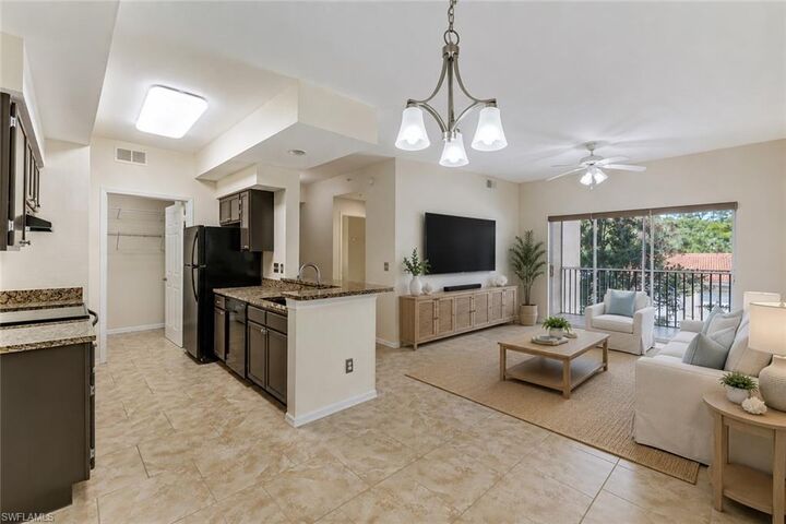 Property Photo:  4720 Saint Croix Ln 124  FL 34109 