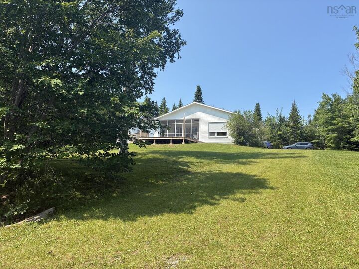 135 Eagles Way — photo 1