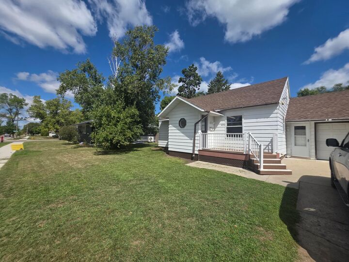 Property Photo:  434 5th Street SW  MN 56573 