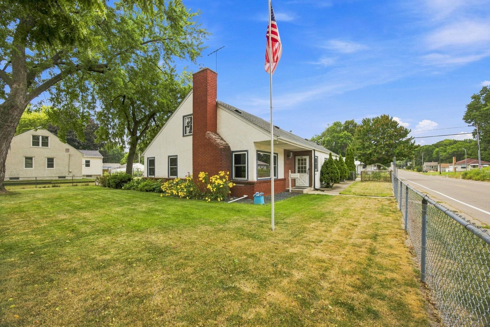 Property Photo: 6900 Queen Avenue S MN 55423