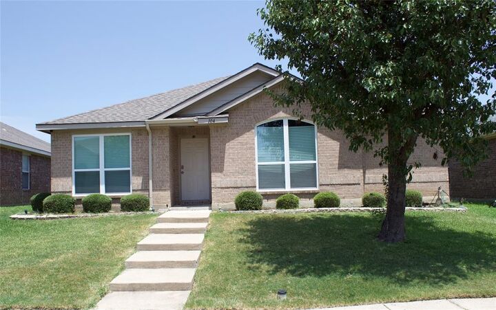 Property Photo:  104 Cobblestone Drive  TX 75098 
