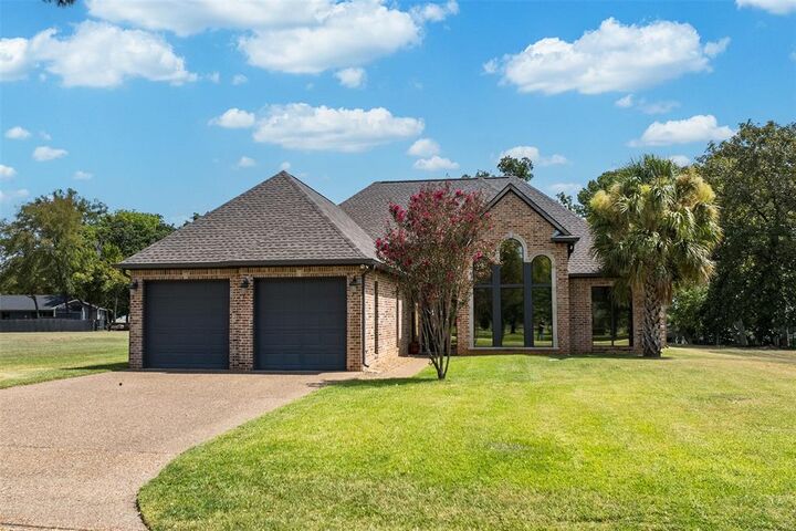 Property Photo: 63 Sunset Boulevard TX 75148