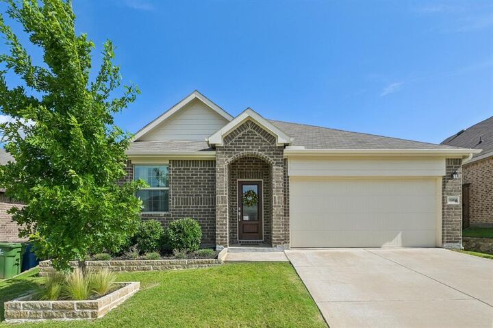 Property Photo: 11600 Silver Queen Drive TX 76227