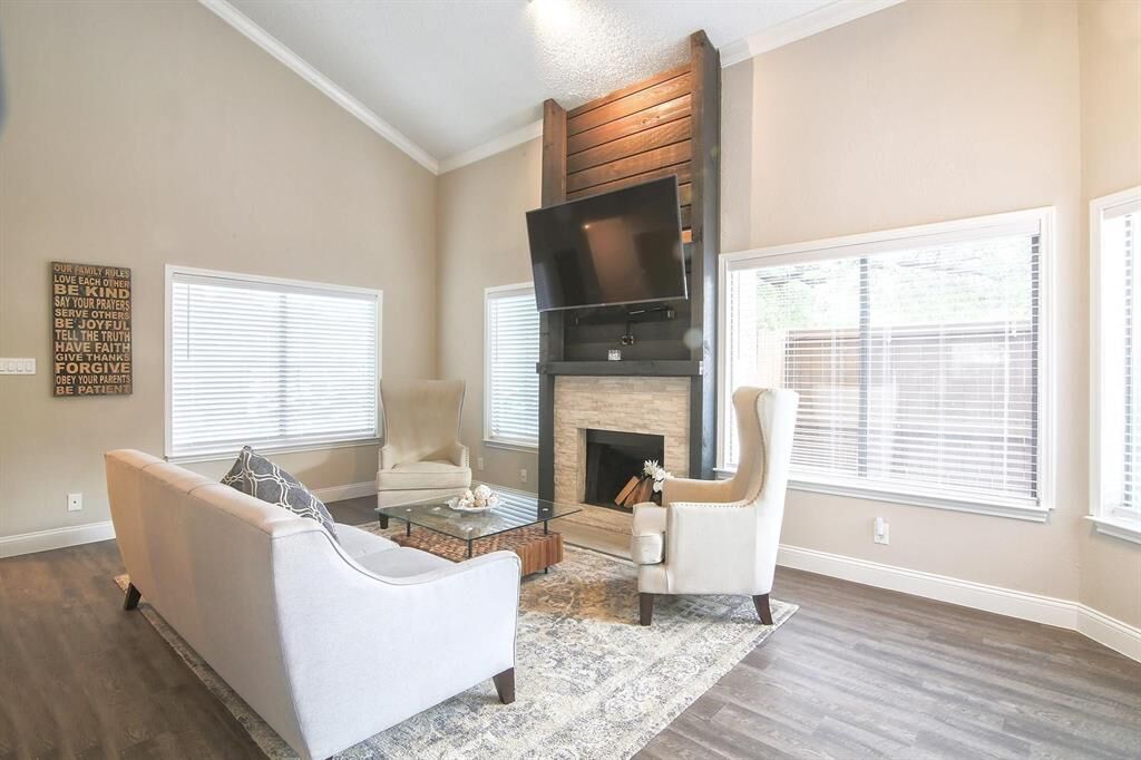 Property Photo: 821 Dublin Drive 219 TX 75080