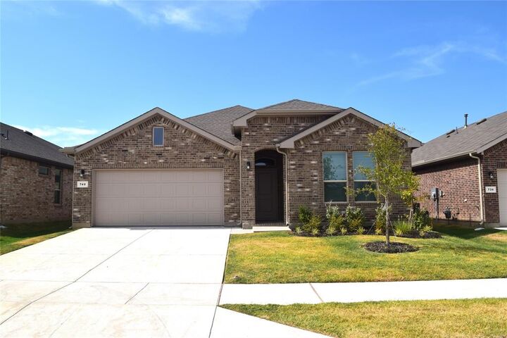 Property Photo: 740 Rubicon Road TX 76247