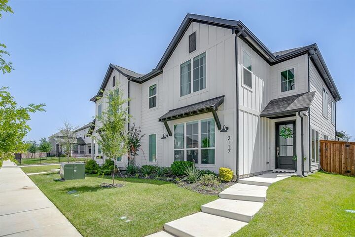 Property Photo: 2117 Eastus Lane TX 76008