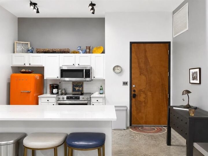 Property Photo:  2502 Live Oak Street 322  TX 75204 
