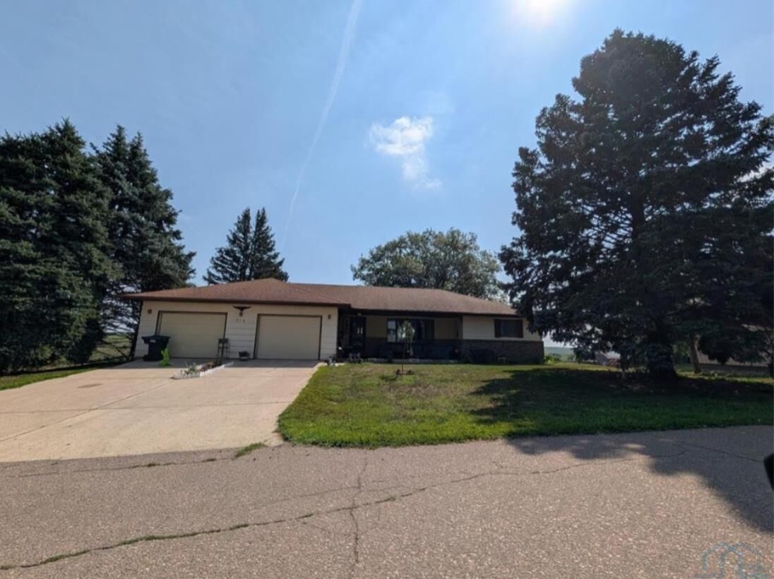 Property Photo:  314 Summit St  IA 51048 