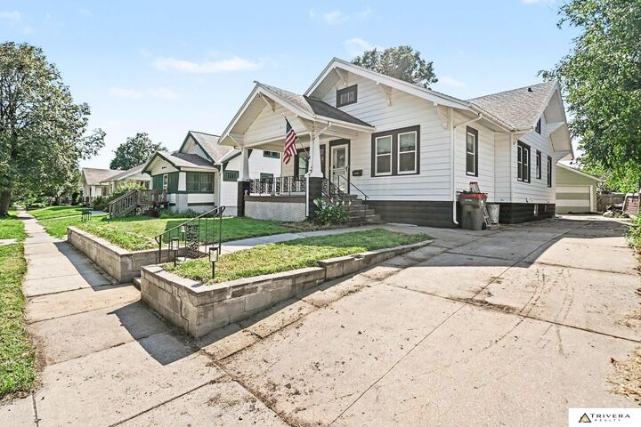 Property Photo: 809 S 36th Street NE 68510