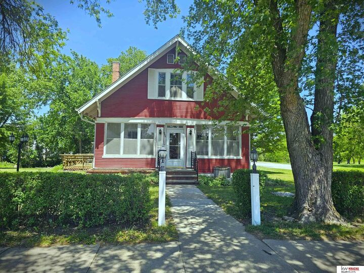 Property Photo: 802 W I Street NE 68466