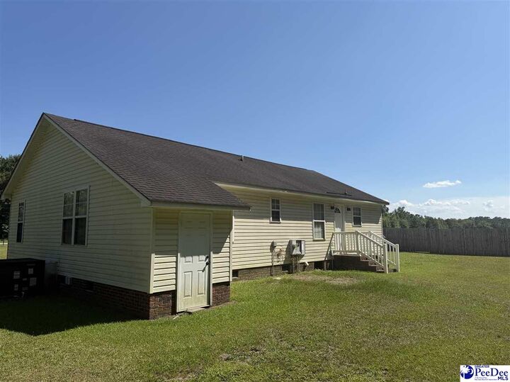 Property Photo: 744 Davis St SC 29069-0843