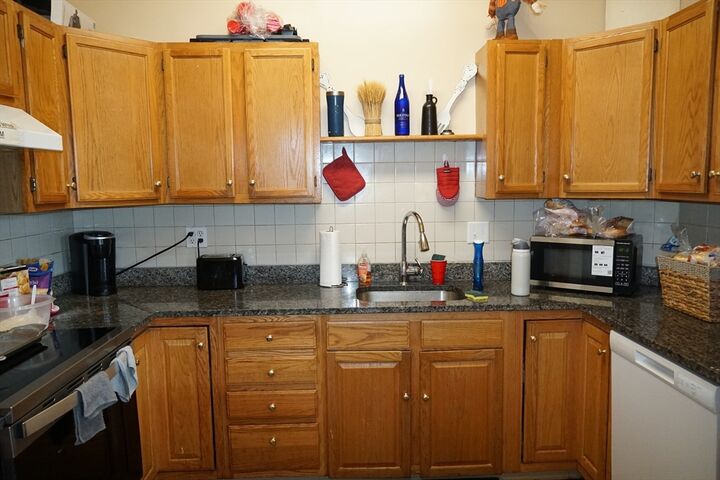 Property Photo:  170 Middleboro Ave 1  MA 02718 