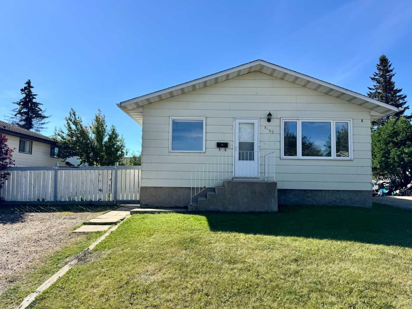 Property Photo:  9415 125 Avenue  AB T8V 5Y8 