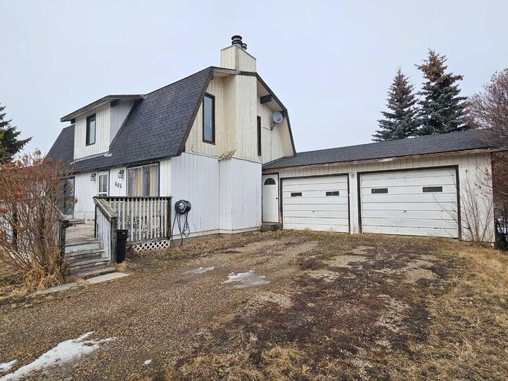 Property Photo: 406 8 Street S AB T0M 0G0