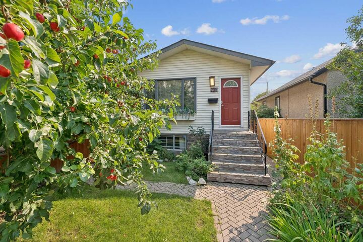 Property Photo: 205 15 Avenue NE AB T2E 1H1
