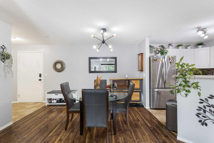 Property Photo: 4000 Citadel Meadow Point NW 212 AB T3G 5N5