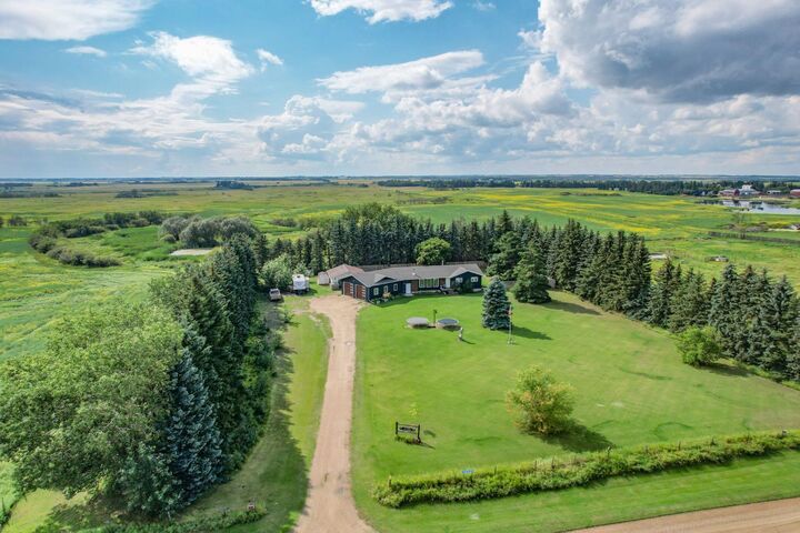 Property Photo: 43038 Range Road 181 AB T0B 1H0