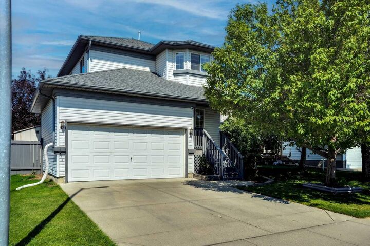 158 Saratoga Close NE — photo 1