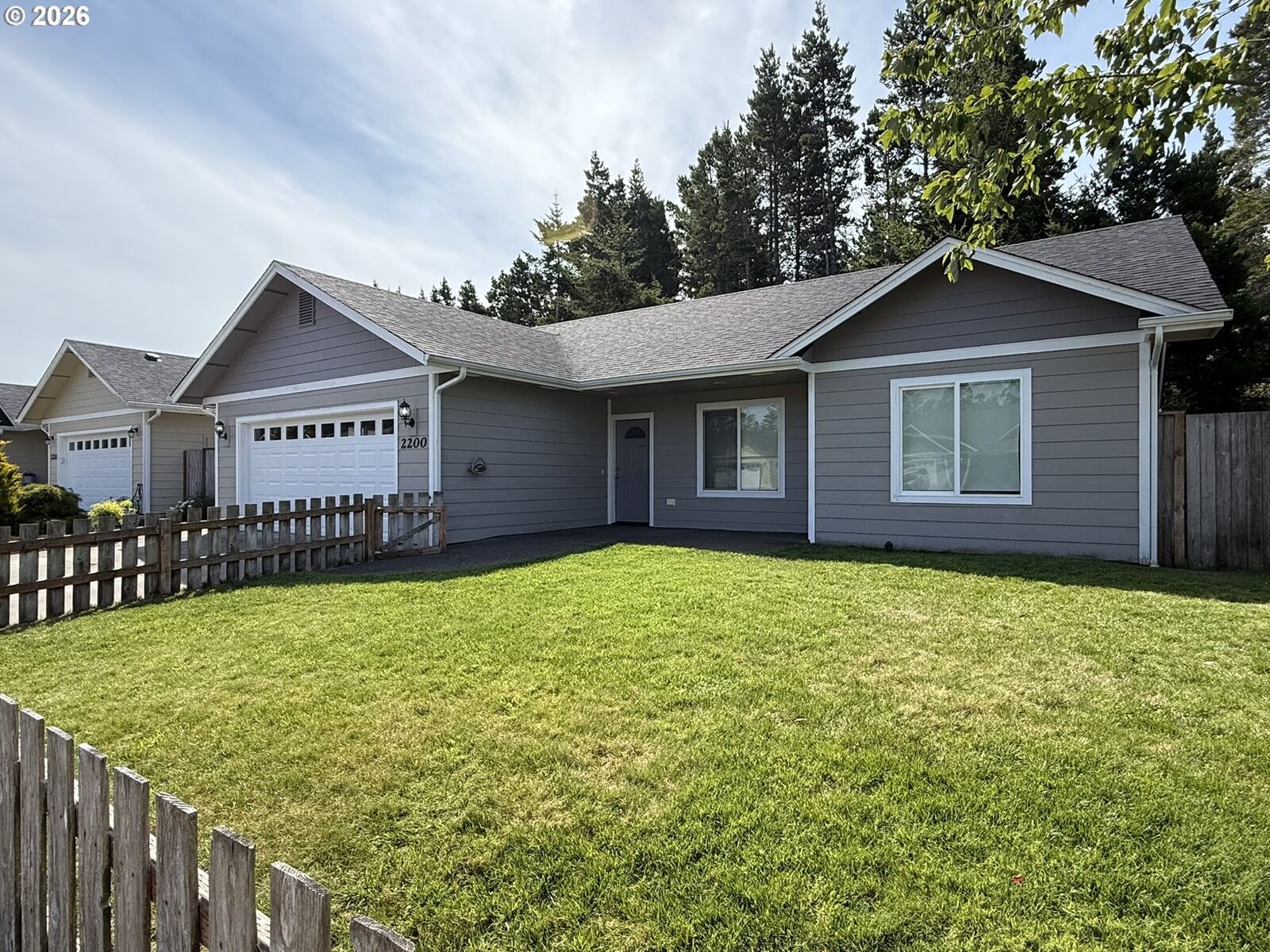 Property Photo: 2200 52nd St OR 97439