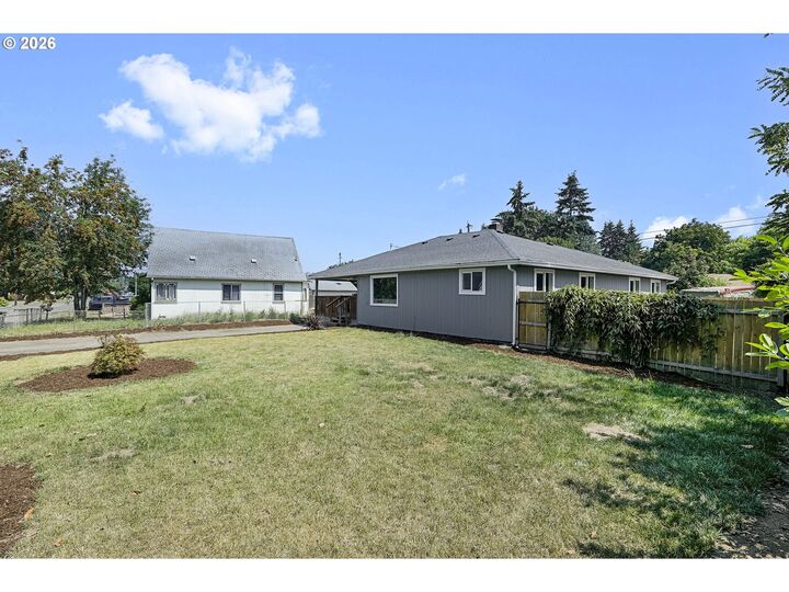 Property Photo:  256 Douglas St  WA 98632 