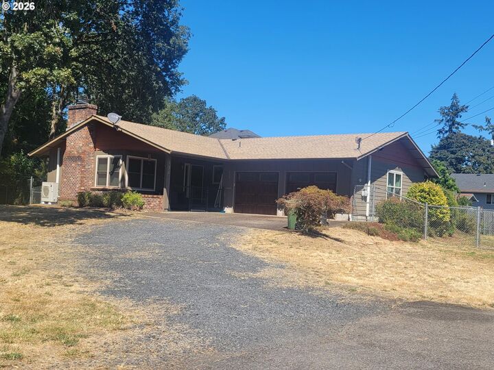 Property Photo:  134 N 3rd St  OR 97051 