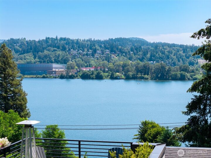 Property Photo:  7429 E Mercer Way  WA 98040 