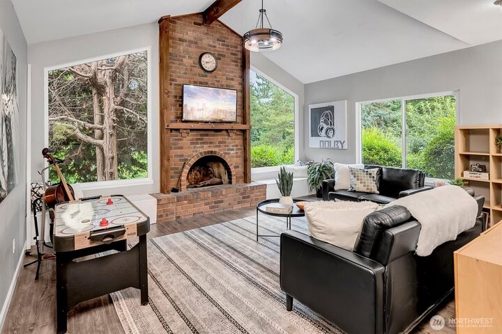 Property Photo: 15228 SE 49th Street WA 98006