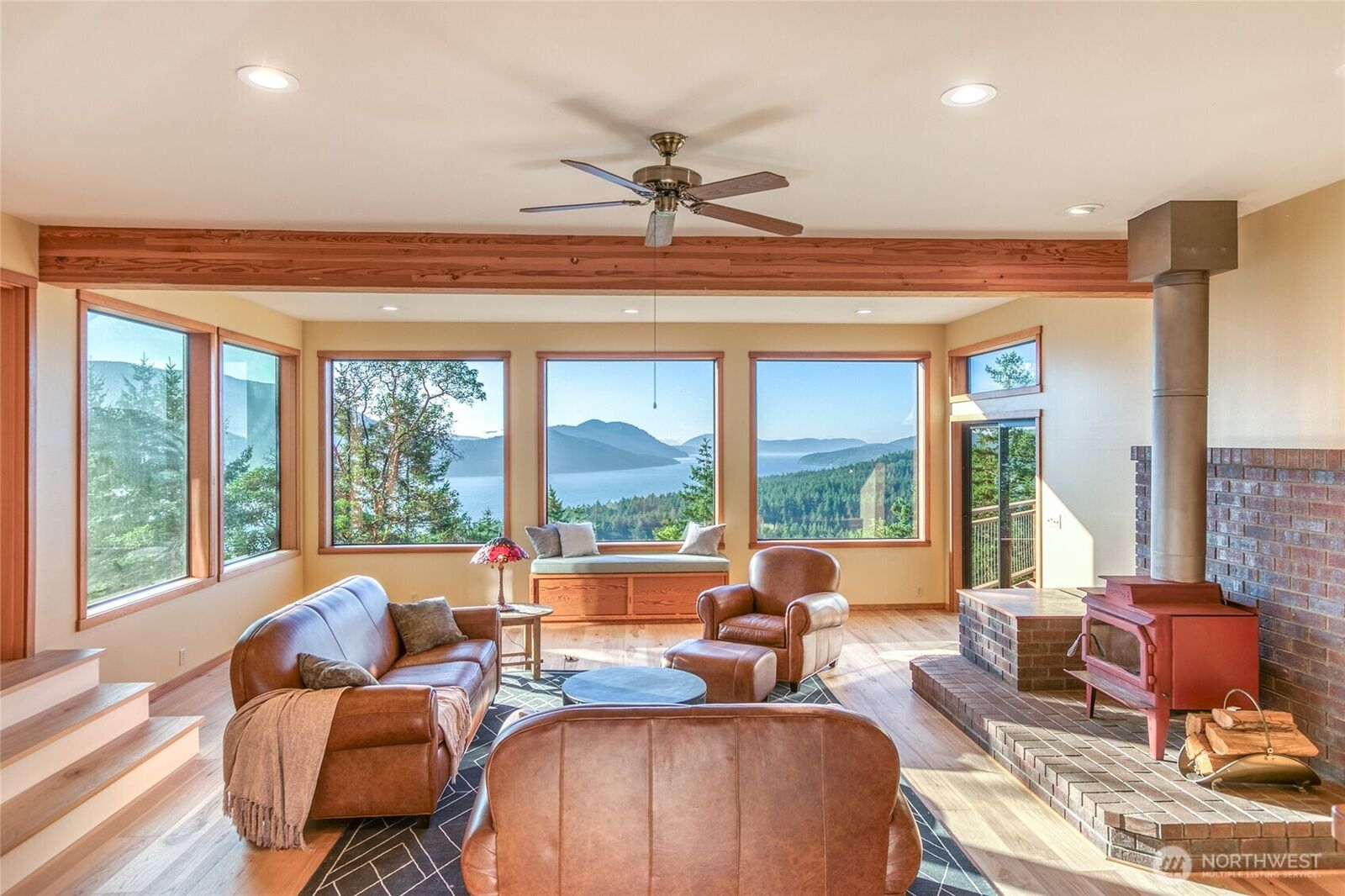 Property Photo: 404 Lookout Loop WA 98245