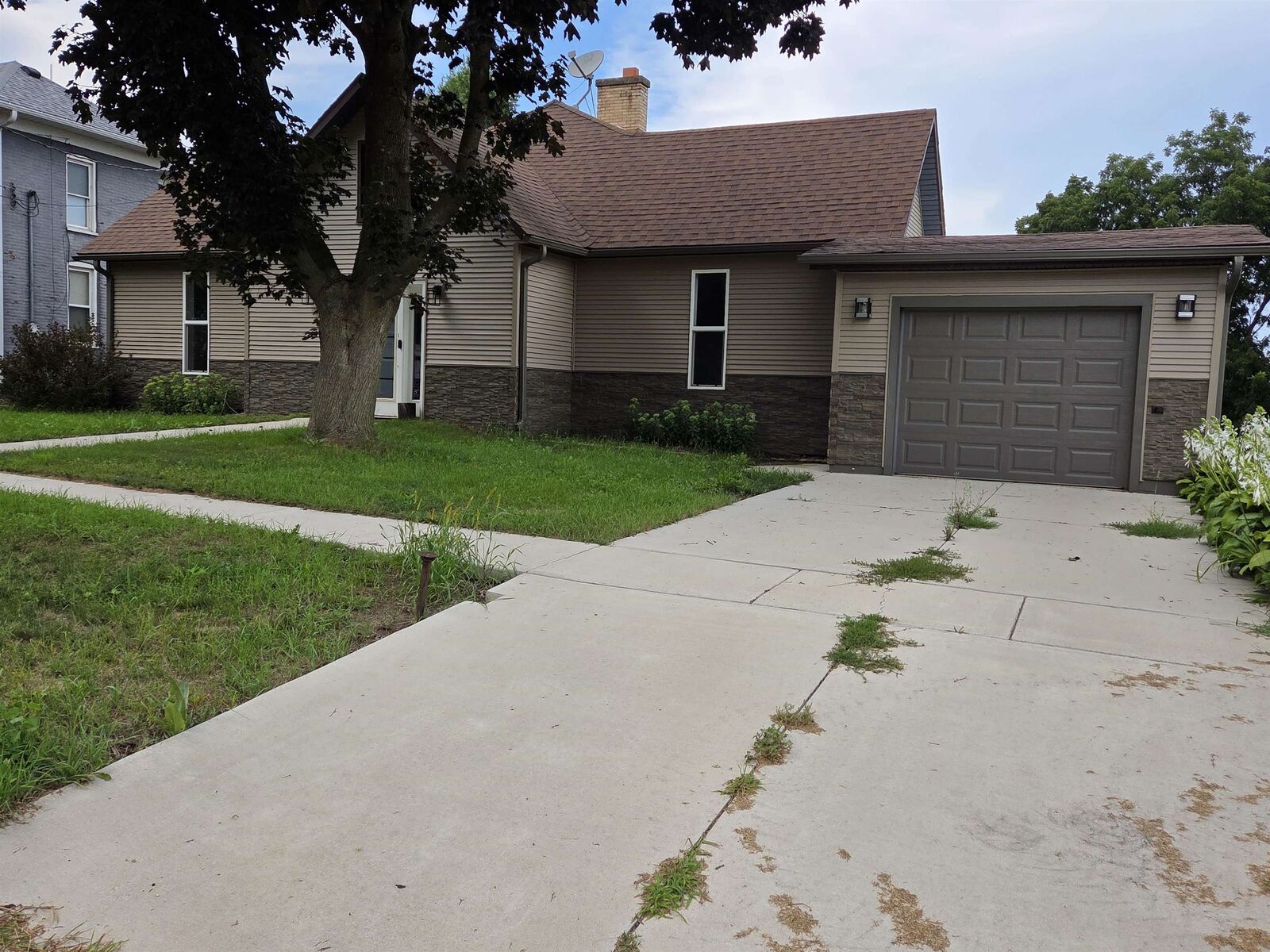 Property Photo: 436 Hubbard IL 61089