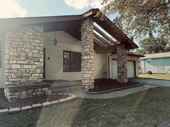 Property Photo: 8090 S Farr Street IL 61074