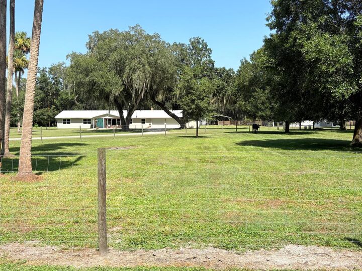 Property Photo: 2160 SW 28th Avenue FL 34974