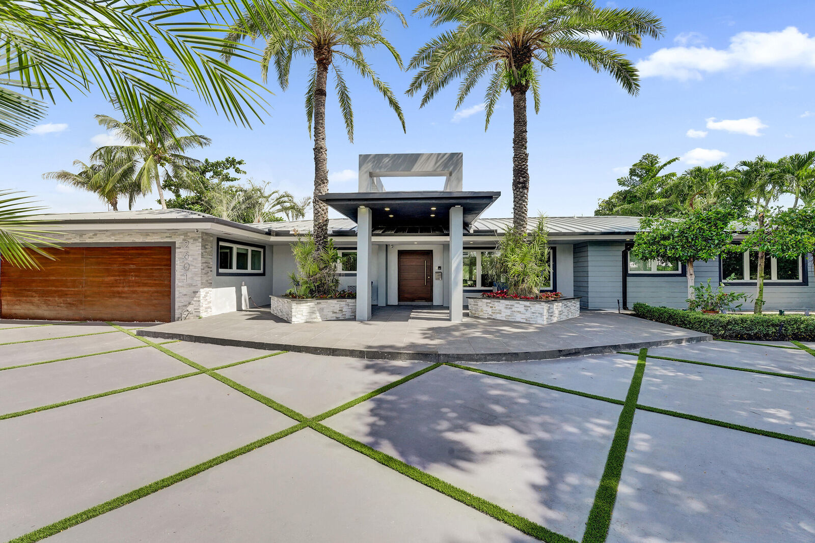 Property Photo: 2601 NE 29th Street FL 33306