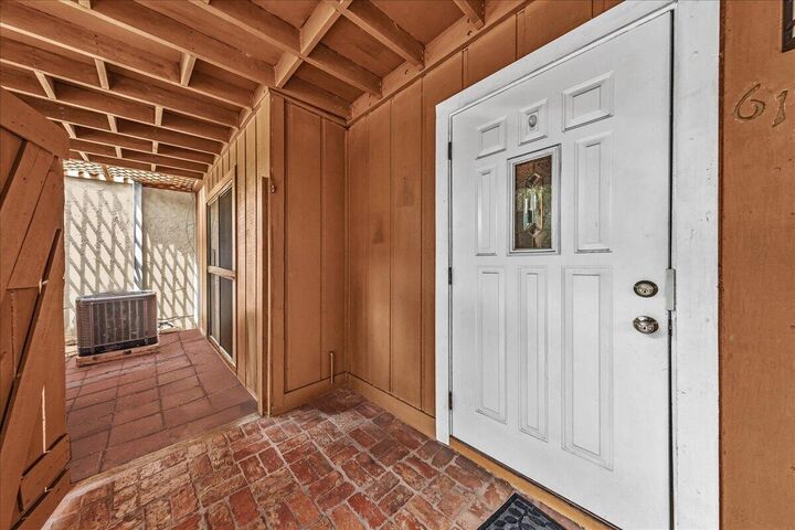 Property Photo: 6120 NW 33rd Way FL 33309