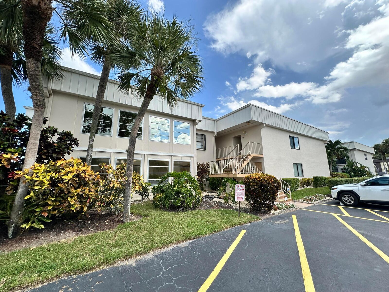 Property Photo: 123 Capri C FL 33484