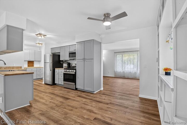 Property Photo:  399 Surrey Heights  MI 48186 