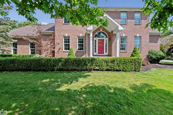 Property Photo:  3276 Shorewood Avenue  MI 48060 