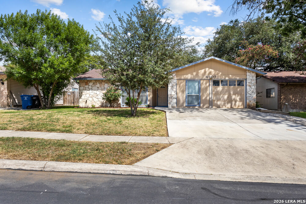Property Photo:  4907 Dare Ln  TX 78217 