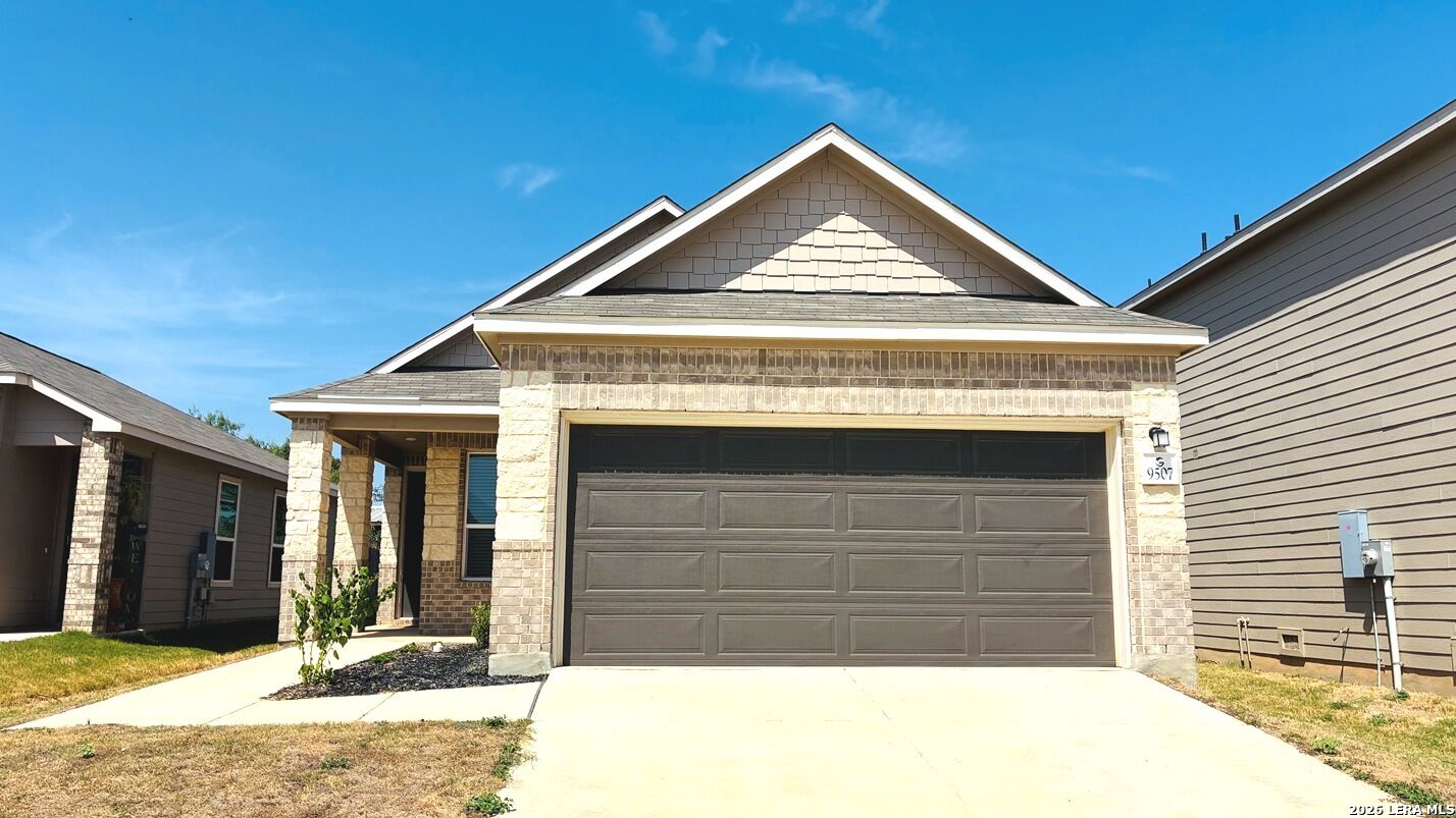 Property Photo: 9507 Hinterlands Dr TX 78221