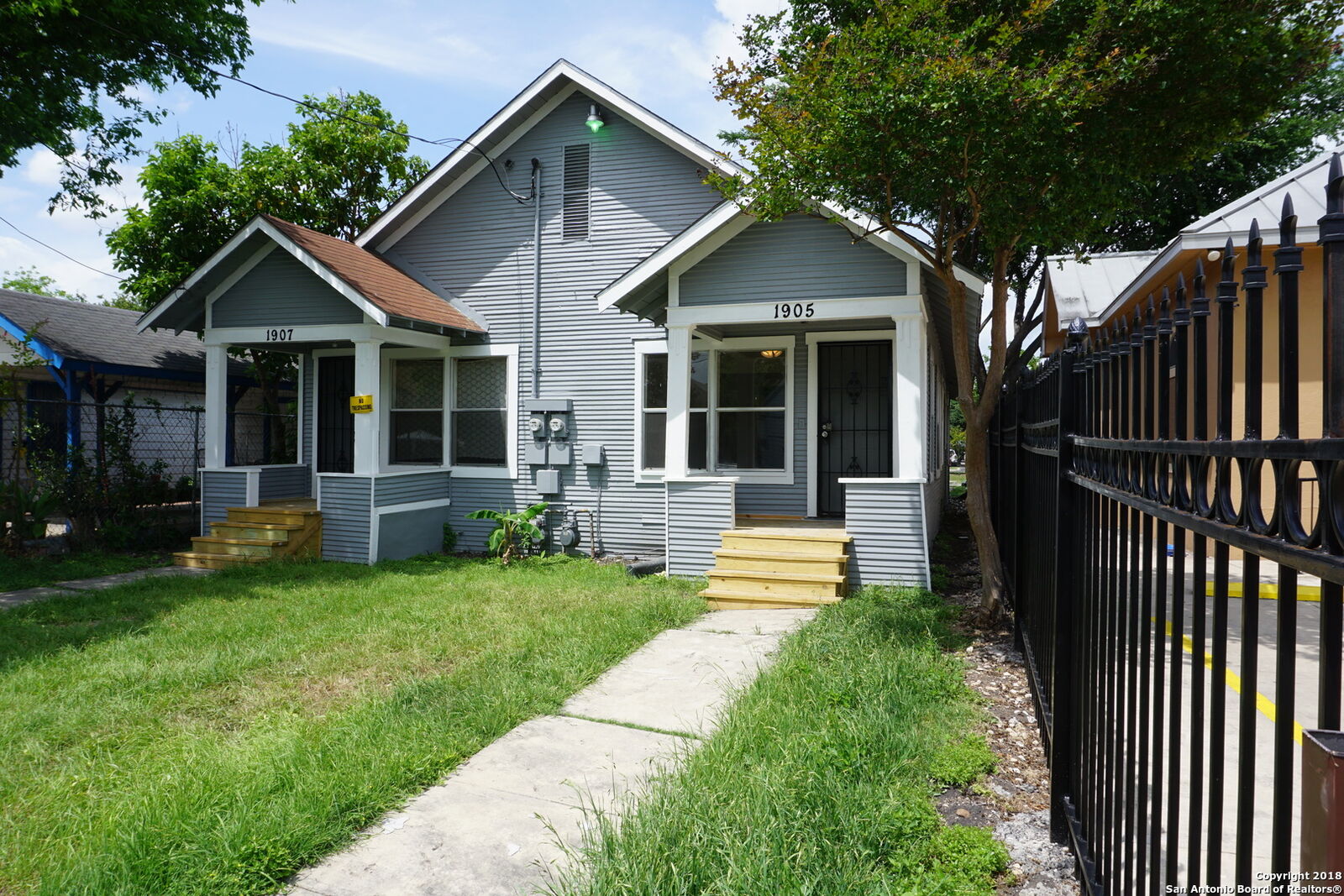 Property Photo:  1905 Buena Vista St 1  TX 78207 