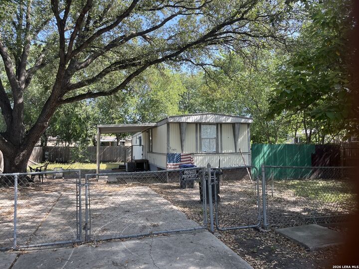 Property Photo:  5471 Elkhunter Trl  TX 78222 