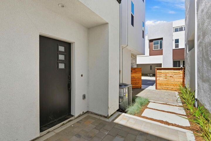Property Photo:  225 Honeydew Court  CA 94583 
