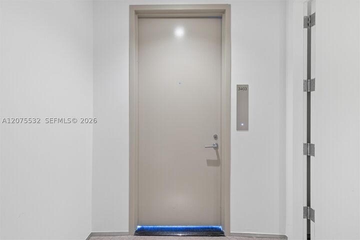 Property Photo:  1040 Biscayne Blvd 3403  FL 33132 